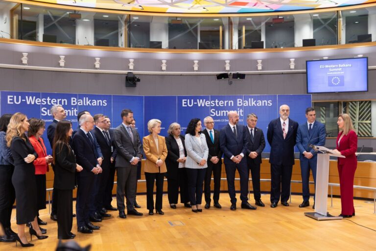 Kolegji Europian në Tiranë, Mogherini: 21 shtete anëtare do të mbulojnë bursat për studentët