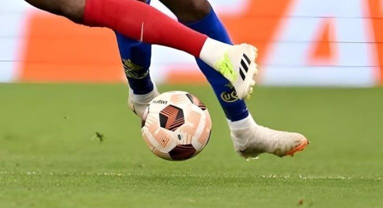 Mbyllen stadiumet greke, qeveria vendosi që sfidat e kampionatit të futbollit të luhen pa tifoza deri më…