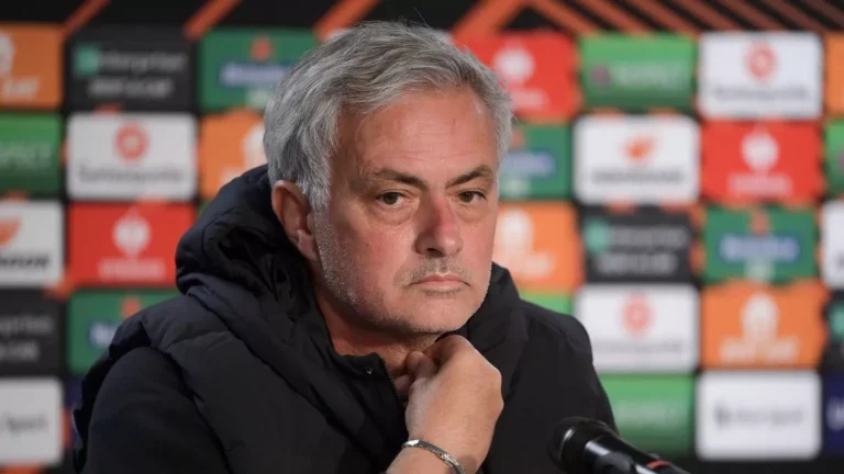Shpërthen Mourinho: Lojtarët luajnë në mënyrë “sipërfaqësore”