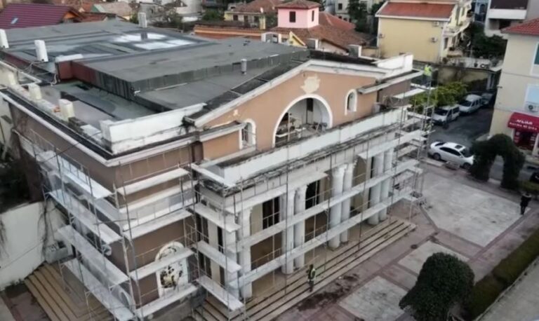 Nisin punimet për transformimin e kinemasë së Shkodrës (VIDEO)
