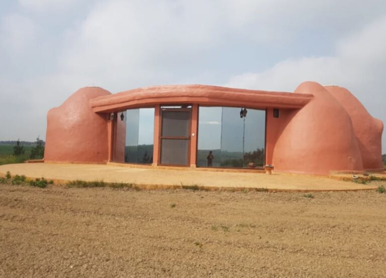 Këto prej dheu janë shtëpitë e së ardhmes