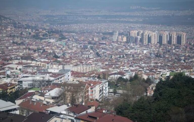 Tronditet Turqia nga tërmetet! 5.1 ballë në Bursa, dridhet dhe Stambolli