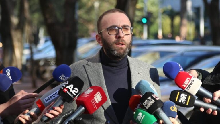 Berisha në izolim, Bardhi për aksionin në Kuvend: Vijojmë kaosin