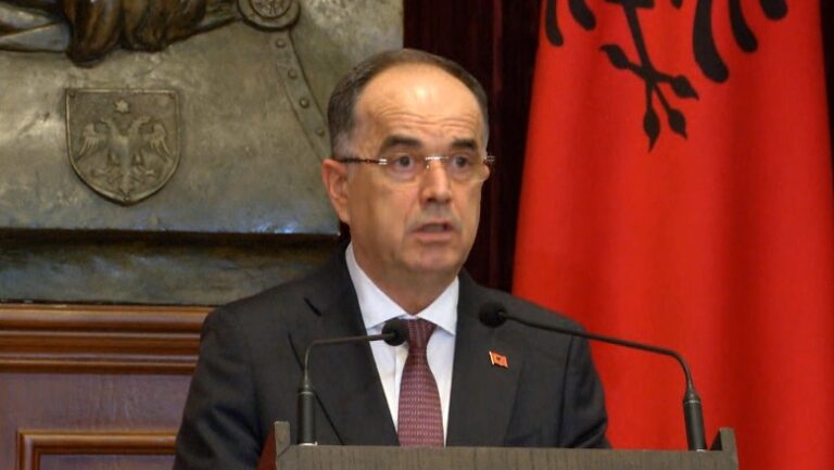 Presidenti Begaj në dyvjetorin e pushtimit rus: Do të jemi gjithmonë krah Ukrainës