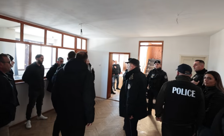 Mbyllen 4 komuna serbe në Dragash, Sveçla: S’ka vend për struktura paralele