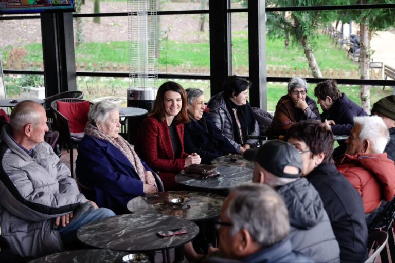Ministrja Koçiu: Zgjerim i shërbimit të asistencës shtëpiake për të moshuarit