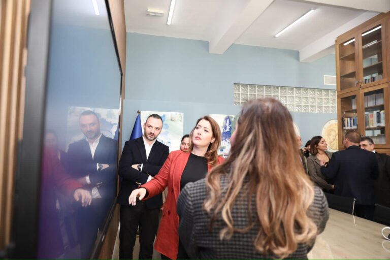 FOTO/ Rama: Laboratori i studimeve europiane në universitetin “Aleksandër Moisiu”, një qendër inovatore