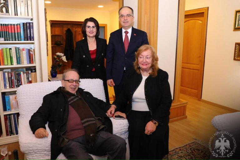 Ismail Kadare mbush 88-vjeç, presidenti Begaj: Urë e fortë dhe e bukur e jona me perëndimin