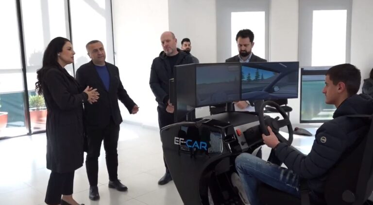 VIDEO/ Balluku në poligonin e testimit praktik për lejet e drejtimit: Rrit standardet dhe transparencën