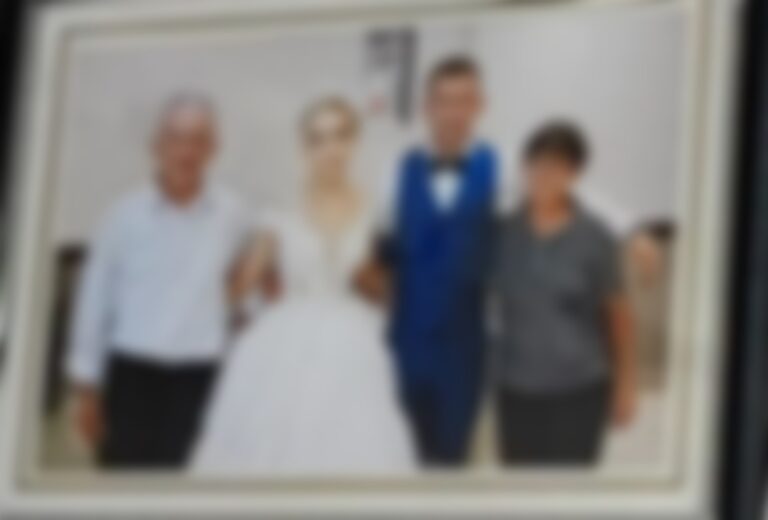 Vajza e mi*tur bëhet nuse, nëna e djalit: Na gënjeu për moshën, prindërit e kërc*nuan