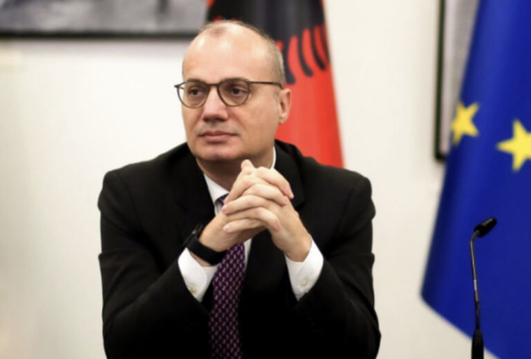Liberalizimi i vizave për Kosovën, Igli Hasani: Një hap i vonuar