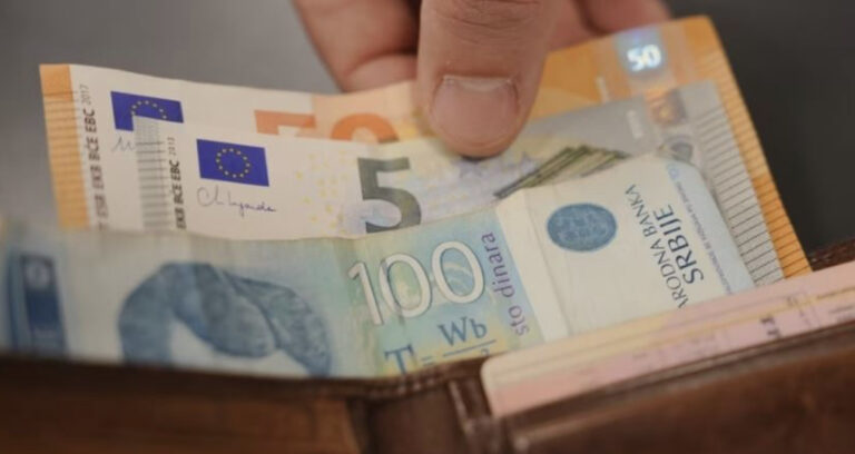 Kosova heq nga qarkullimi dinarin: Pagesat do të kryhen vetëm me euro