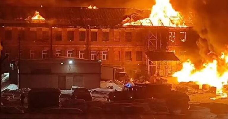 Përfshihet nga flakët fabrika e armaturës pranë Moskës