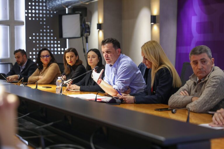 Berisha në izolim, Veliaj: E ka reduktuar PD në një rrugicë, PS përgjegjësi për të çuar vendin përpara