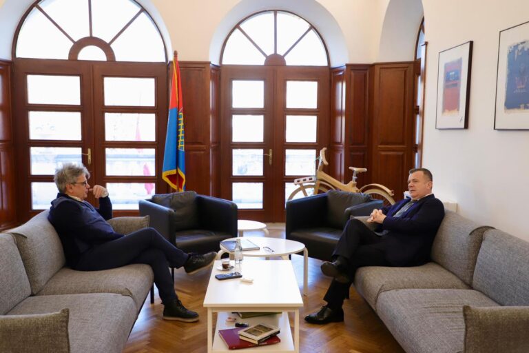 Benet Beci pret në zyrë Ministrin Balla: Fokusi i takimit, rritja e sigurisë dhe rendit publik në Shkodër