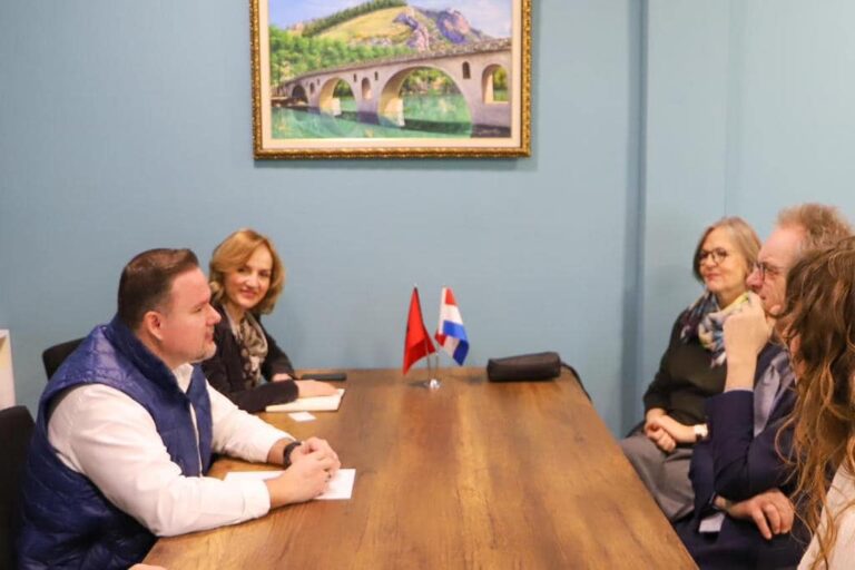 Kryetari Demo takim me ambasadorin holandez, në fokus turizmi dhe investimet në Berat