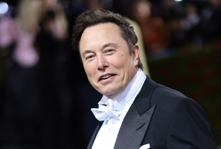 Elon Musk do të dhurojë 45 milionë dollarë në muaj për fushatën e Trump