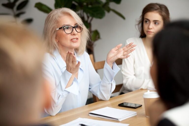 Punonjësit u besojnë liderëve që kanë këto 5 zakone