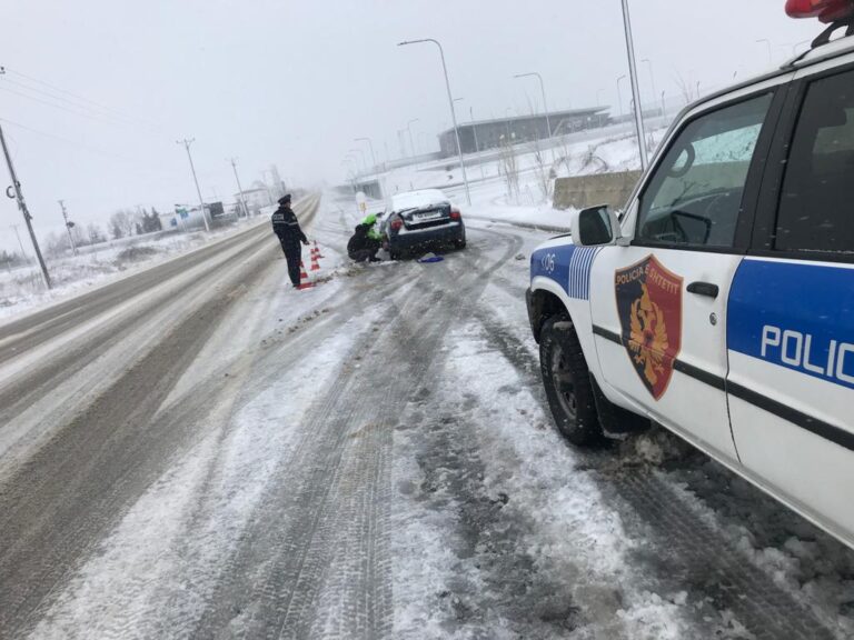 Moti i keq, Policia Rrugore-shoferëve: Bëni kujdes