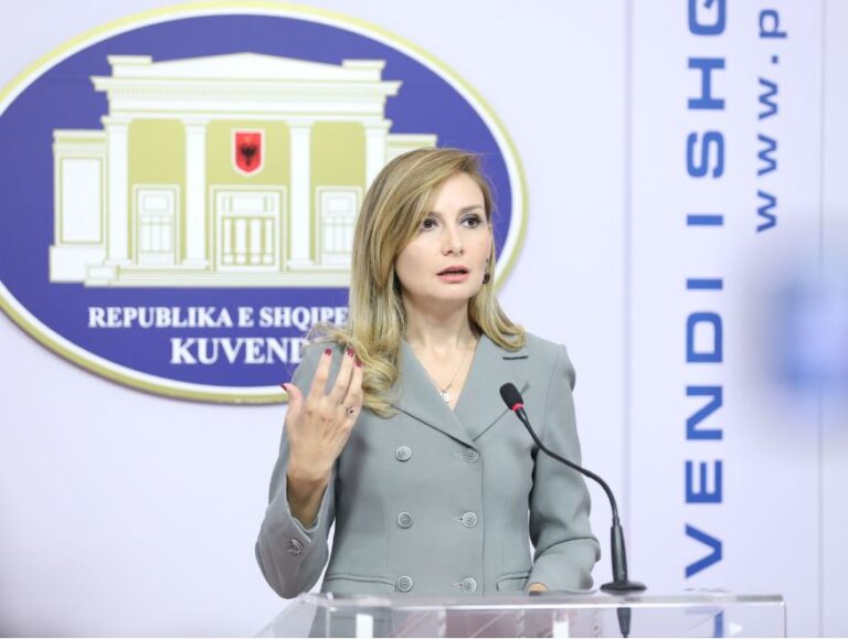 VIDEO/ Jorida Tabaku fton profesionistët e lirë që t’i bashkohen PD: Të bashkohemi për të rrëzuar sistemin