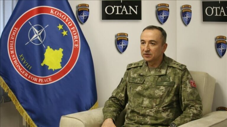 Komandanti i KFOR-it: Jemi gati t’i përgjigjemi çdo lloj kër*ënimi për Kosovën