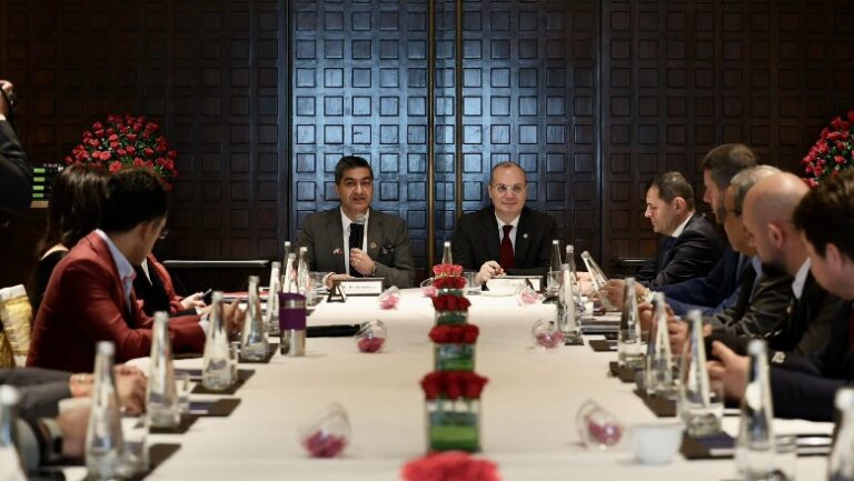 Ministri Hasani në Indi, takim me sipërmarrës: Potencial i madh për investime dhe tregti mes dy vendeve