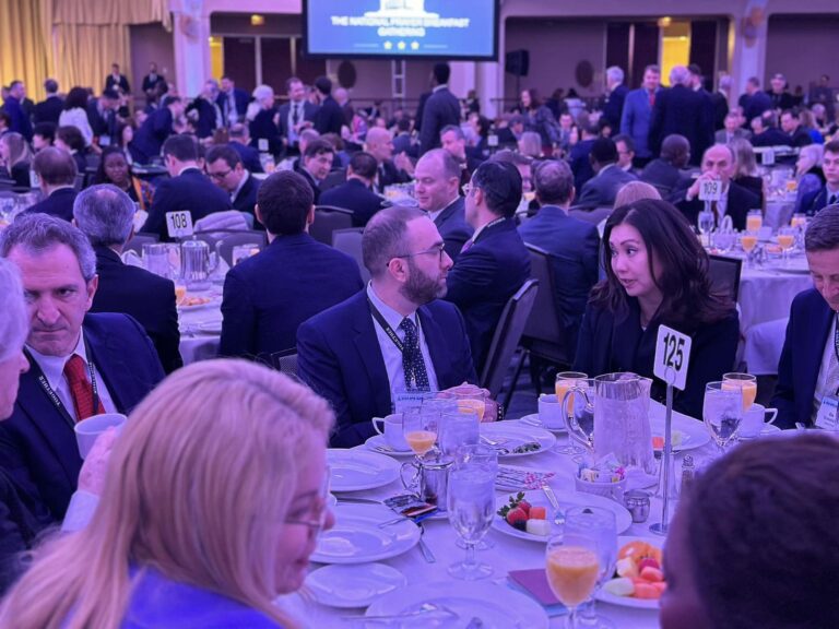 Bardhi në darkën me politikanë nga 127 vende të botës: SHBA aleati ynë i përjetshëm, zoti e bekoftë miqësinë me Shqipërinë