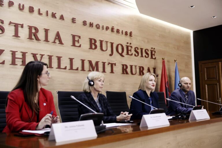 Ministrja Denaj: Mbështetje të drejtpërdrejtë për 207 mijë ferma blegtorale dhe shërbim veterinar falas