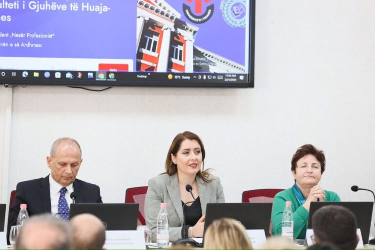 Manastirliu në Fakultetin e Gjuhëve të Huaja: Tre laboratorë të rinj dhe platformë interaktive për punësimin e studentëve