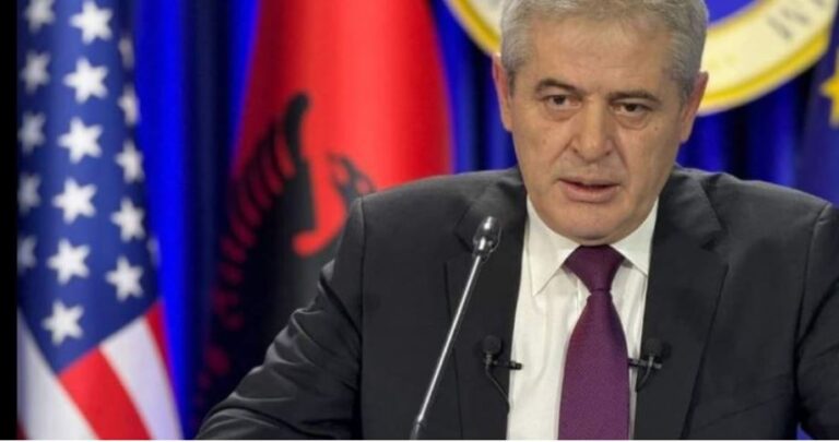 Ali Ahmeti prezanton Bujar Osmanin kandidat për president të Maqedonisë së Veriut