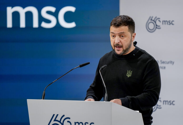 Zelensky në Mynih: Mos pyesni kur do mbarojë lu*ta, por zbuloni pse Putin po vazhdon su*met
