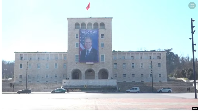 VOA/Tiranë, studiues e diplomatë komentojnë vizitën e Sekretarit Blinken në Shqipëri