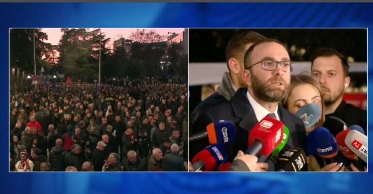 VIDEO/ Për herë të parë Bardhi dhe grupi i tij i bashkohen protestës së Berishës
