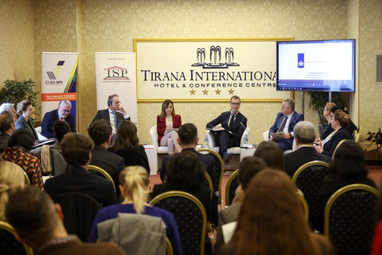 Ambasadori i BE-së apel politikës: Nisni dialogun, duhet një Parlament normal