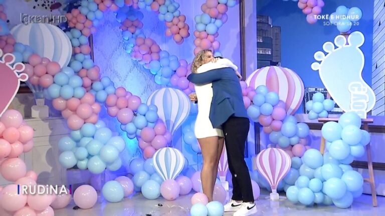 VIDEO/ Ueda dhe Arlind zbulojnë mes emocionesh gjininë e bebit: Jemi të bekuar