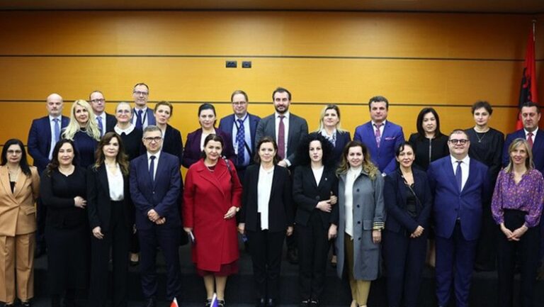 Shefja e re e ONM-së takim me organet e Vetting-ut: Me rëndësi përmbyllja e procesit