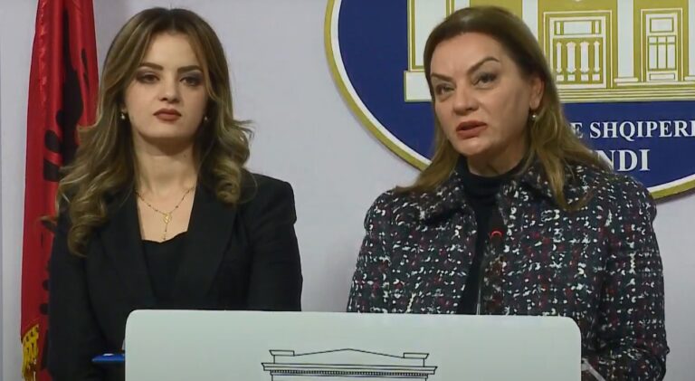 Vokshi dhe Hoti: Vendimi për përjashtimin tonë nga Kuvendi është nul, nesër do të jemi në seancë