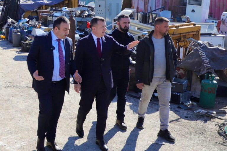 Mbrojtja e mjedisit, ministri Balla: Hiqen 55 tabela, do të goditet çdo ndërtim apo ndërhyrje pa leje