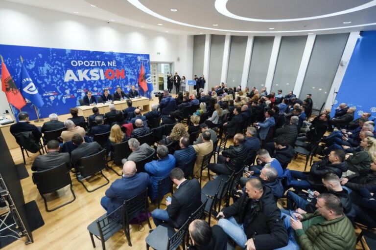 Bashkimi i Bardhit me Rithemelimin, Haklaj: Skenar i përgatitur