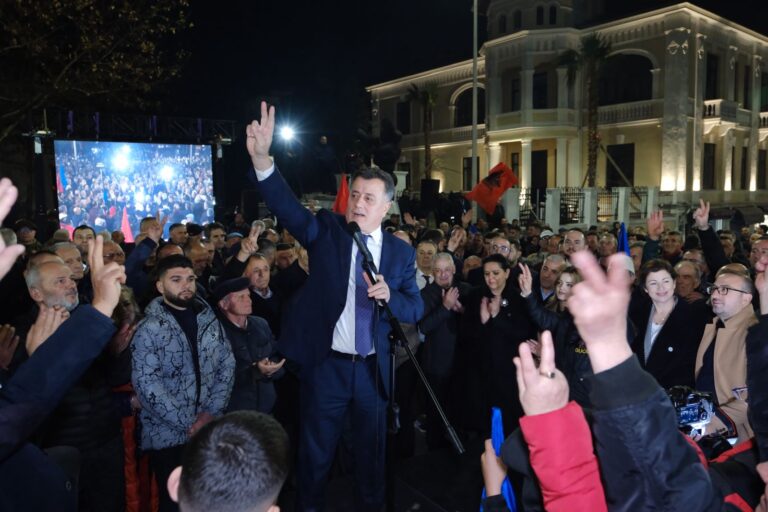 ”Rama e mori mesazhin”, Flamur Noka: Deklaratat e Ahmetajt hapën petët e lakrorit të kr*mit