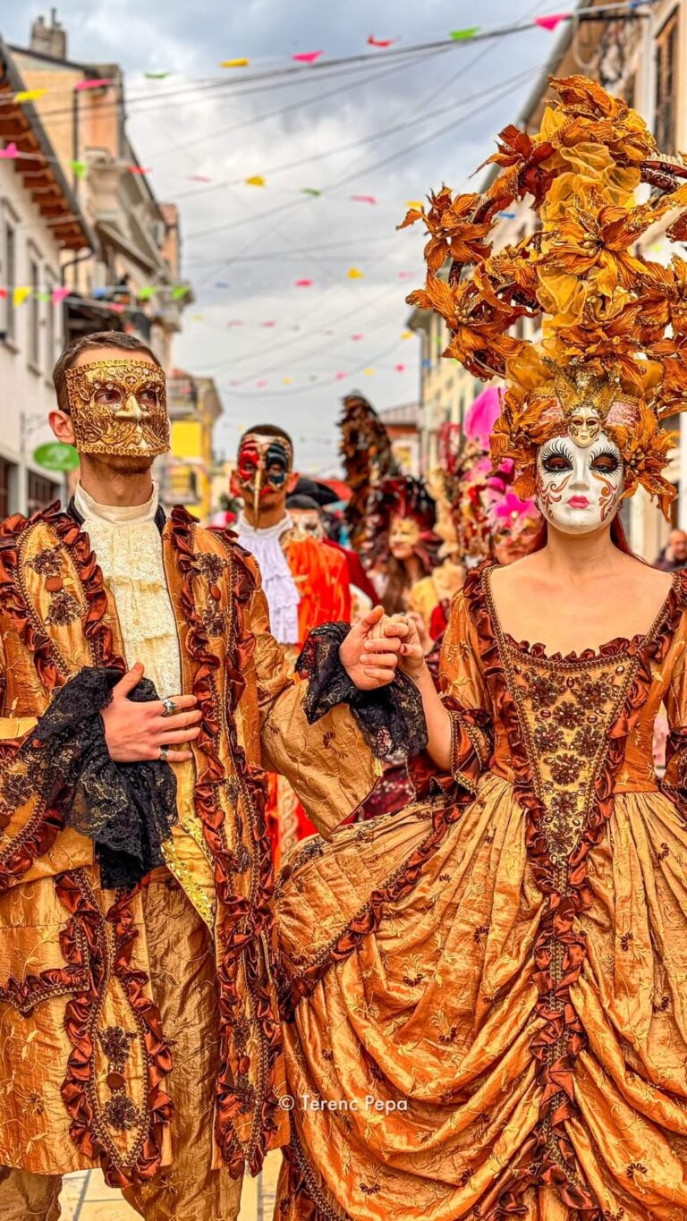 Karnavalet në Shkodër, solemniteti i një tradite që madhështon përmes teatralitetit festiv