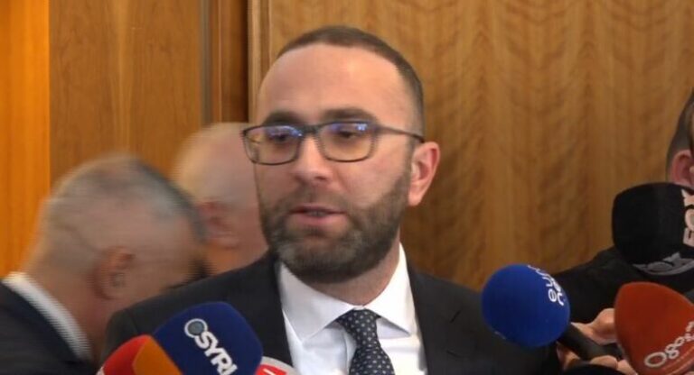 Bardhi: Përçarja e opozitës ishte dhuratë për Ramën, bashkë për të rrëzuar qeverinë!