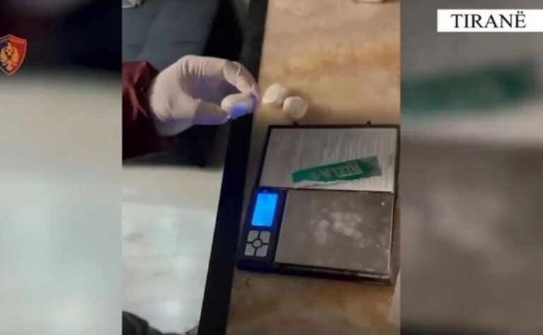 Gjendet dhe sekuestrohet 1.5 kg kokainë në Tiranë, arrestohen dy persona