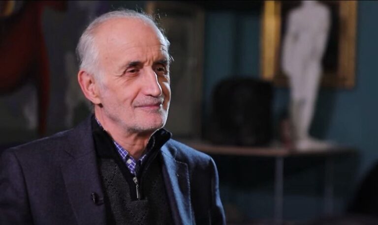 Edmond Tupja: Shqipja një nga 3 gjuhët më të vjetra në botë, rrezikon zhdukjen si latinishja dhe greqishtja e lashtë