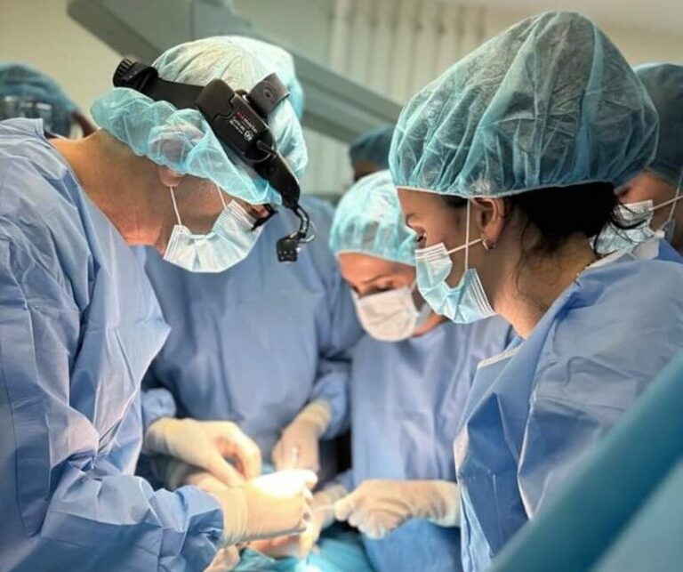 Ministrja Koçiu: Ndërhyrje e kompleksitetit të lartë në Spitalin Francez në QSUT