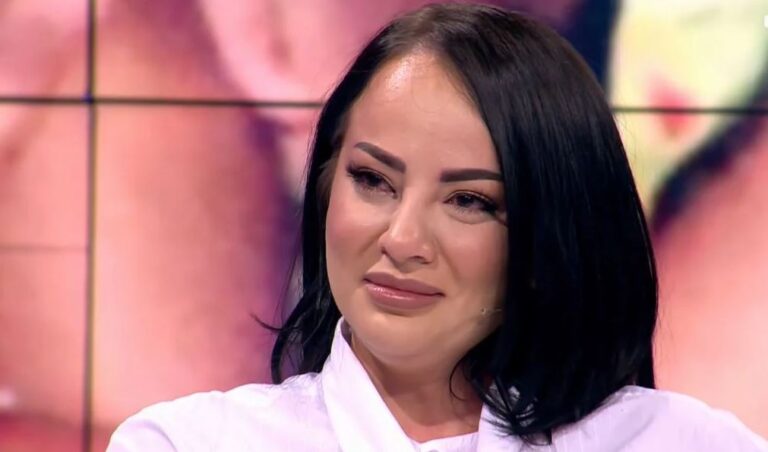 ”Nëna humbi veshkën nga dh*na e babait”, historia e trishtë e Sara Gjordenit: Nuk e njoha, thash kush është kjo teta