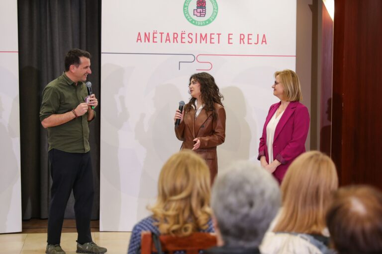 Erion Veliaj mirëpret anëtarët e rinj të PS-së në Njësinë 3: Shqipëria është në ditët e saj më të mira