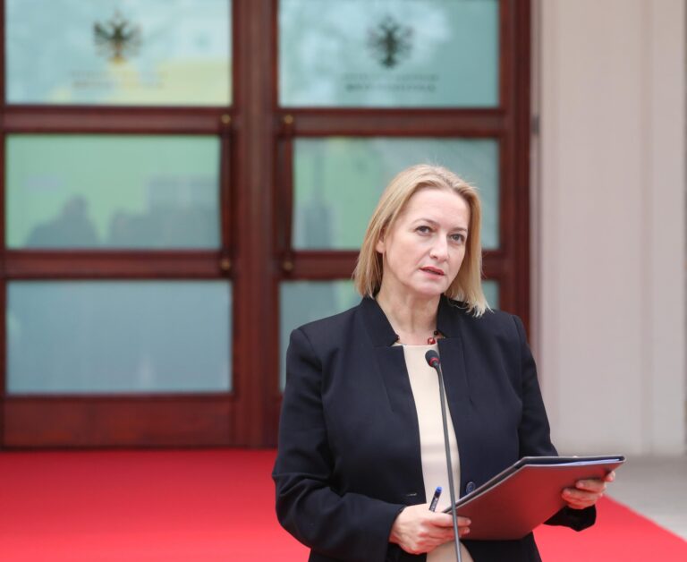 Skema e mbështetjes në Bujqësi, ministrja Denaj: Mbi 70 mijë fermerë përfitues në 8 sektorë