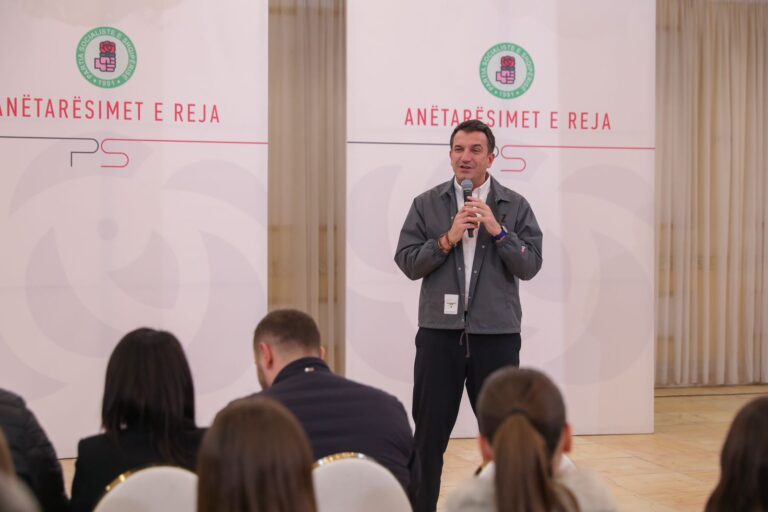 440 anëtarë të rinj i bashkohen PS-së në Vorë, Veliaj: Bashkëpunimi me njerëzit është formula jonë e fitores