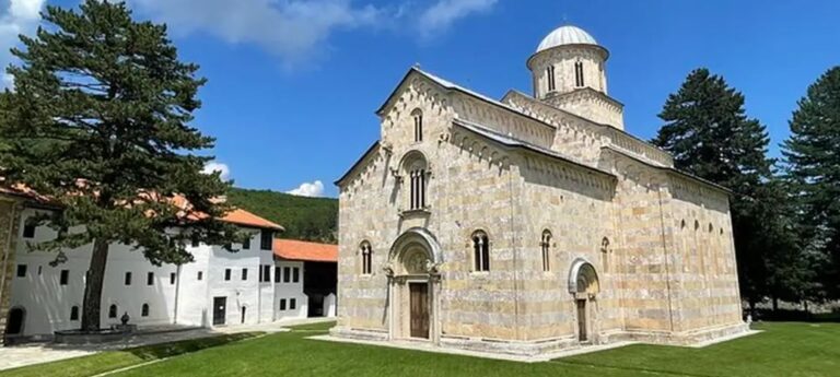 Toka rreth Manastirit të Deçanit kusht për anëtarësim në KE?